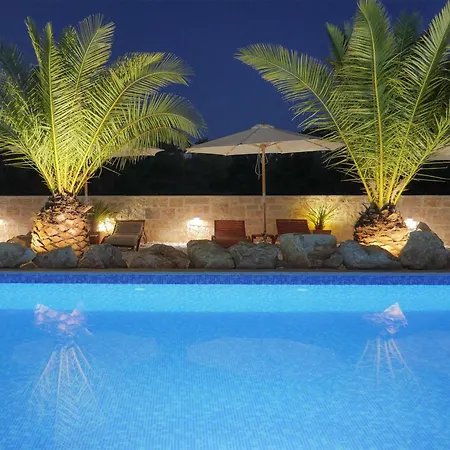 Lojena -murter Luxury מורטר