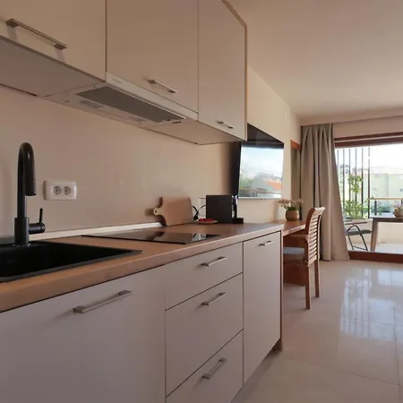 Lojena -murter Luxury מורטר