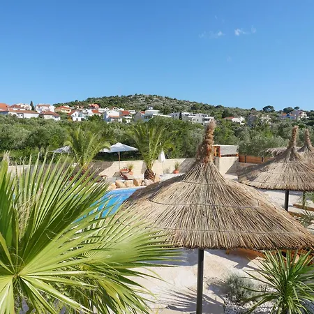 Lojena -murter Luxury מורטר