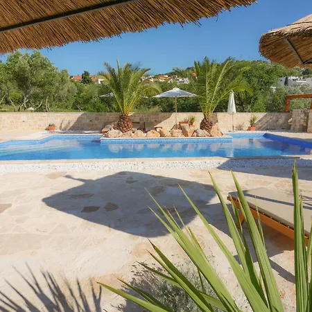 Lojena -murter Luxury מורטר